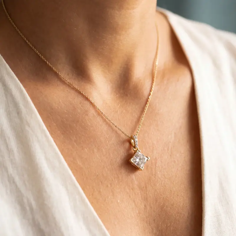 Princess Lab-Grown Diamond Pendant, 1.96 ct — 14K yellow gold (2/2)