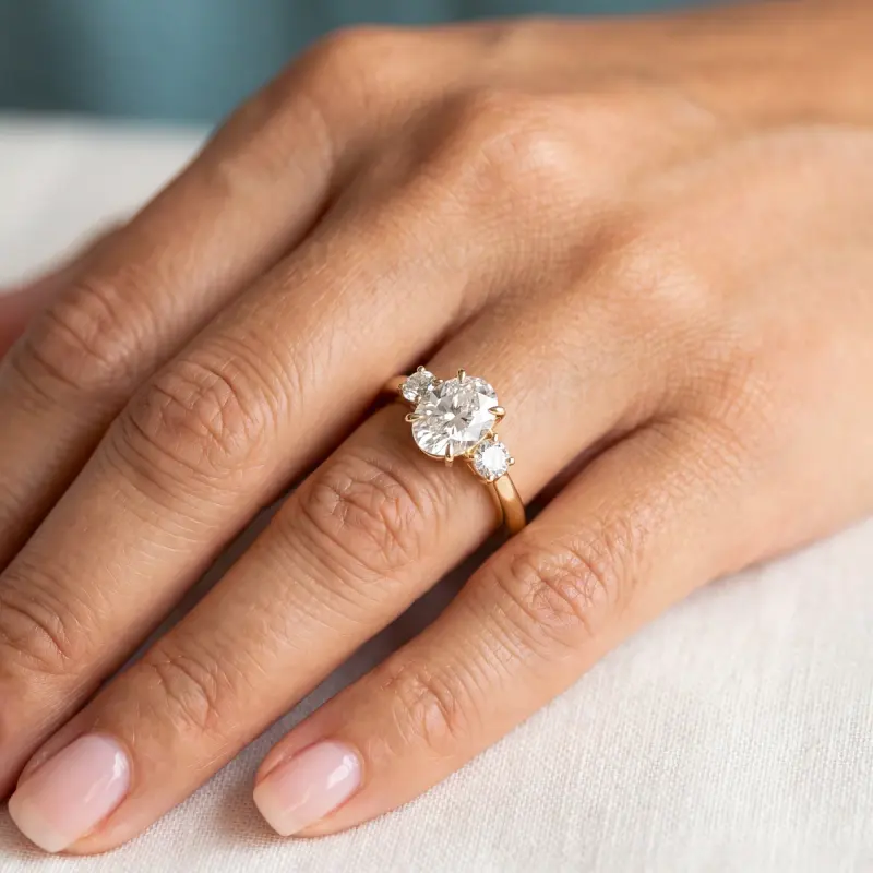 Oval Lab-Grown Diamond Ring with Side Stones, 1.86 ct — 14K yellow gold (2/2)