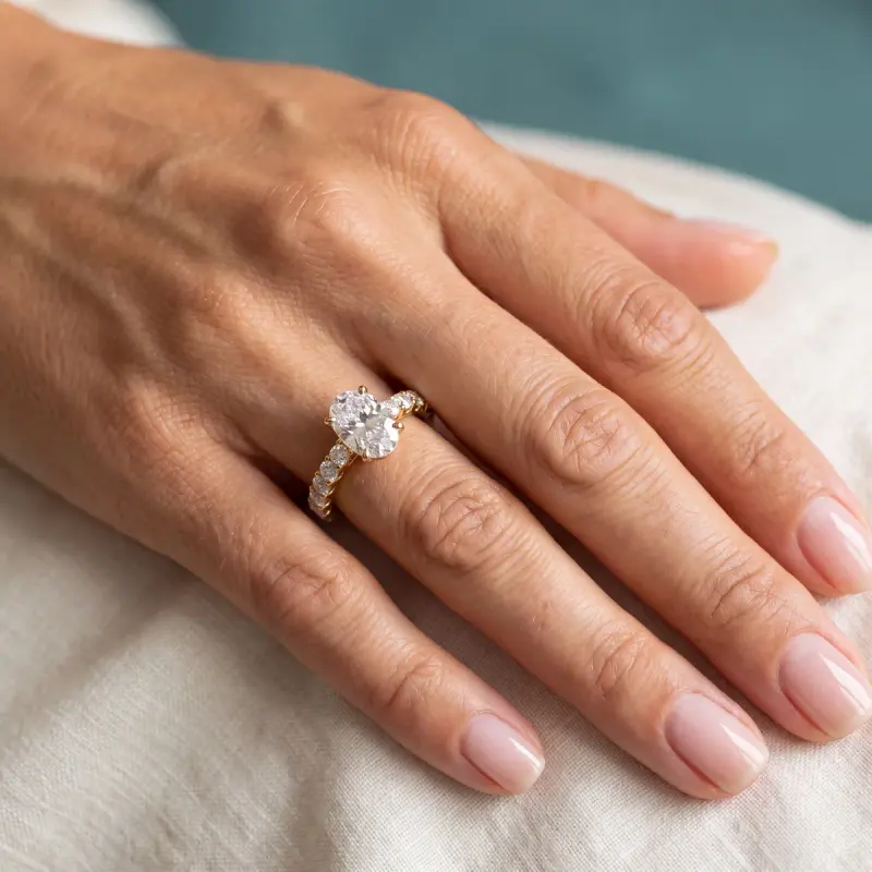 Oval Lab-Grown Diamond Ring with Side Stones, 2.00 ct — 14K yellow gold (2/2)