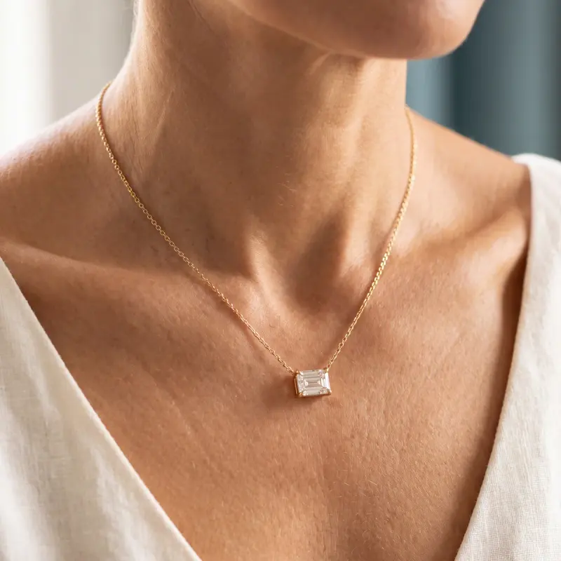 Emerald Lab-Grown Diamond Pendant, 1.74 ct — 14K yellow gold (2/2)