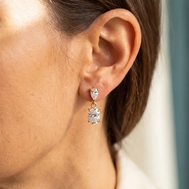 Oval Lab-Grown Diamond Earrings, 4.50 ct total — 14K yellow gold (2/2)